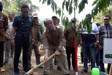 Meningkatkan kualitas lingkungan hidup di kawasan Situ Gede Bogor