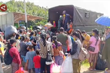 Pemkab Halmahera Barat pulangkan warga dari pos pengungsi Gunung Ibu