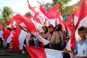 Pemkot Madiun bagikan 11.000 bendera Merah Putih