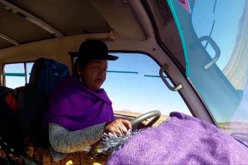 Perempuan Bolivia mendobrak halangan di sektor transportasi