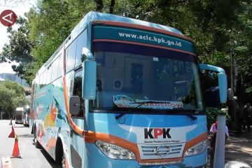 KPK edukasi budaya antikorupsi dari dalam bus di Kota Semarang