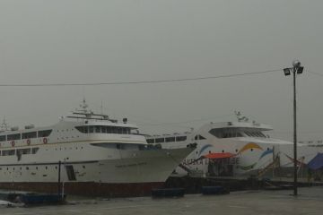 Cuaca buruk, KSOP Ambon hanya berikan izin sebagian kapal berlayar