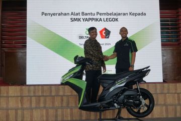 Deltalube donasikan motor untuk praktik siswa di SMK Yappika Legok