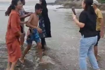 Dua wisatawan mancanegara tenggelam di Pantai Karangsari Palabuhanratu