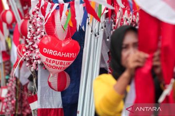 Pusat penjualan pernak-pernik kemerdekaan di Surabaya