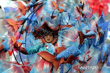 Meriahnya parade Jember Fashion Carnaval