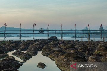 Jembatan Sesek Pajangan berhias jelang HUT ke-79 Kemerdekaan RI