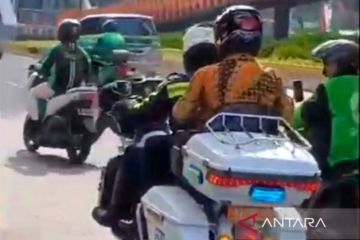 Takut telat karena macet, Menko Hadi hadiri ratas di istana naik motor