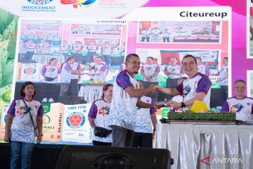 Program "Indocement Baik" berbagi ke masyarakat peringati HUT ke-49