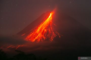 Guguran lava pijar Gunung Merapi