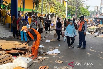 Pemkot Jakpus tertibkan PKL di Petojo Utara