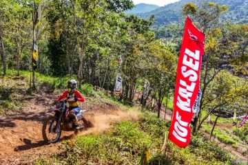 Pembalap kelas lokal UHE 2024