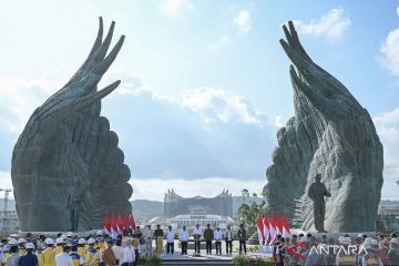 Presiden Joko Widodo resmikan Taman Kusuma Bangsa di IKN