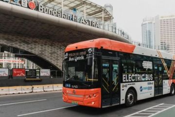 Transjakarta sesuaikan layanan halte Kayu Jati sehubungan proyek LRT