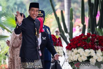 Kesederhanaan baju adat berbalut makna mendalam 