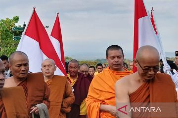 Pradaksina merdeka digelar di pelataran Candi Borobudur