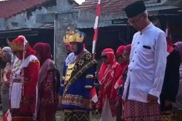 Warga Bandarlampung gelar upacara HUT RI berbahasa Lampung