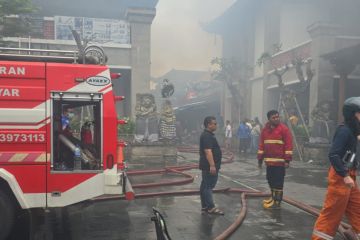 Pasar Seni Ubud terbakar, api diduga berasal dari kios penjual kain