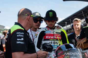 Rossi berperan penting saat Bezzecchi finis posisi enam di Austria