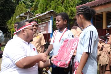 Telkomsel berikan bantuan peningkatan pendidikan anak Papua