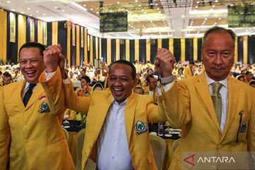 Politik kemarin, Munas Partai Golkar sampai ambang batas pilkada