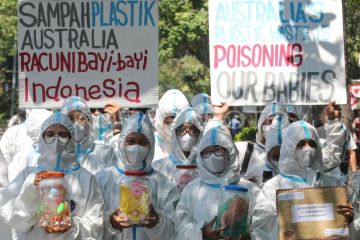 Aksi aktivis lingkungan di Konjen Australia