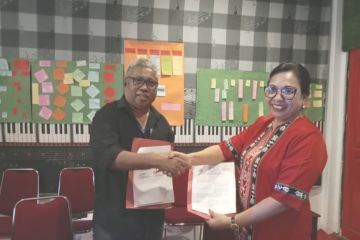 AMO-SMA YPKPM Ambon kerja sama penerapan kurikulum musik tradisional