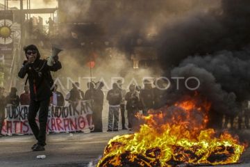 Unjuk rasa tolak pengesahan revisi UU Pilkada dibubarkan