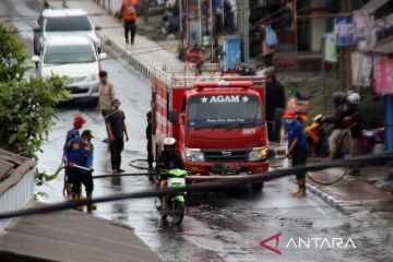 Material abu vulkanik erupsi Marapi menyebar di Agam