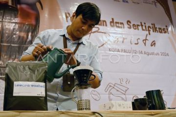 Kemenkop UKM tingkatkan kapasitas barista berbasis kompetensi