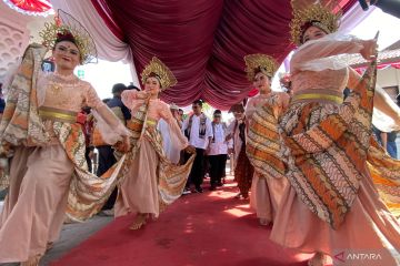 KPU Kabupaten Garut terima pendaftaran Helmi-Yudi