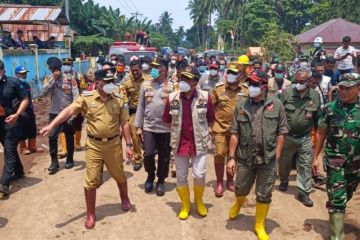 Menko Muhadjir  tinjau kondisi banjir bandang di Ternate