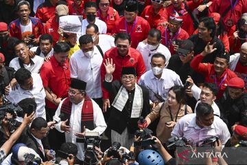 Pramono Anung - Rano Karno mendaftar ke KPU DKI Jakarta