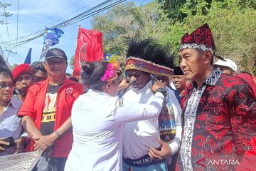 KPU Jayapura sebut berkas empat bakal paslon penuhi syarat