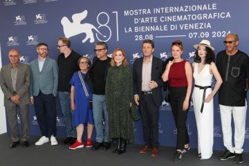 Festival Film Venesia ke-81 resmi dibuka