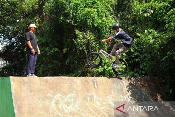 Latihan Atlet BMX Kalbar untuk Pertandingan PON 2024