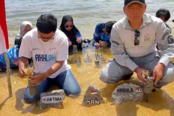 Bakamla dan ANTARA tanam terumbu karang di Perairan Natuna