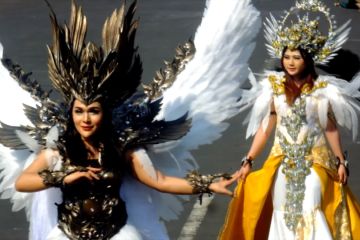 Melihat keunikan ragam budaya Nusantara dalam Jember Fashion Carnaval