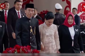 Gaya Presiden dan Wapres berbaju adat di Sidang Tahunan MPR