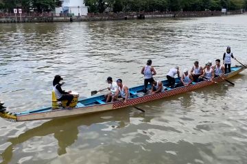 Lomba perahu naga hidupkan olahraga dayung dan promosikan pariwisata