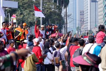 Masyarakat ramaikan Kirab Bendera Pusaka & Teks Proklamasi dari Monas