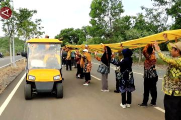 Bentangkan kain sasirangan 6.008 meter, Kalsel catatkan rekor MURI