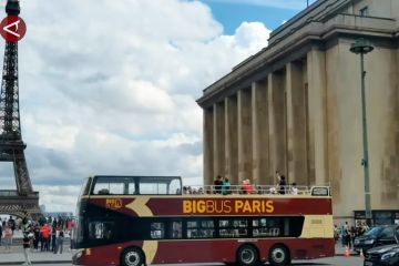 Bus listrik asal China layani rute wisata populer di Kota Paris