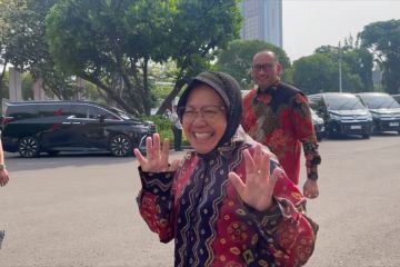 Senyum lebar Risma usai temui Presiden di Istana Negara