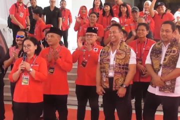 KPU Jateng terima berkas pendaftaran Andika Perkasa-Hendrar Prihadi