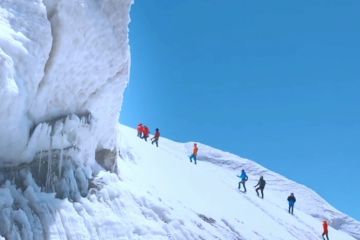 Tingginya pendakian gunung buka ekonomi di wilayah terpencil China