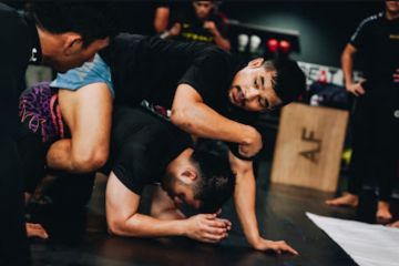 Jeka Seragih bagikan keterampilan bertarung MMA lewat Warrior Workout