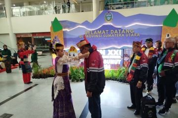 Kontingen PON Kalteng disambut tarian khas Provinsi Sumatera Utara