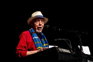 Musisi hits era 60-an Sergio Mendes meninggal dunia di usia 83 tahun