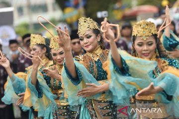 Kafilah dari berbagai provinsi ikuti Pawai Ta'aruf MTQ Nasional di Samarinda